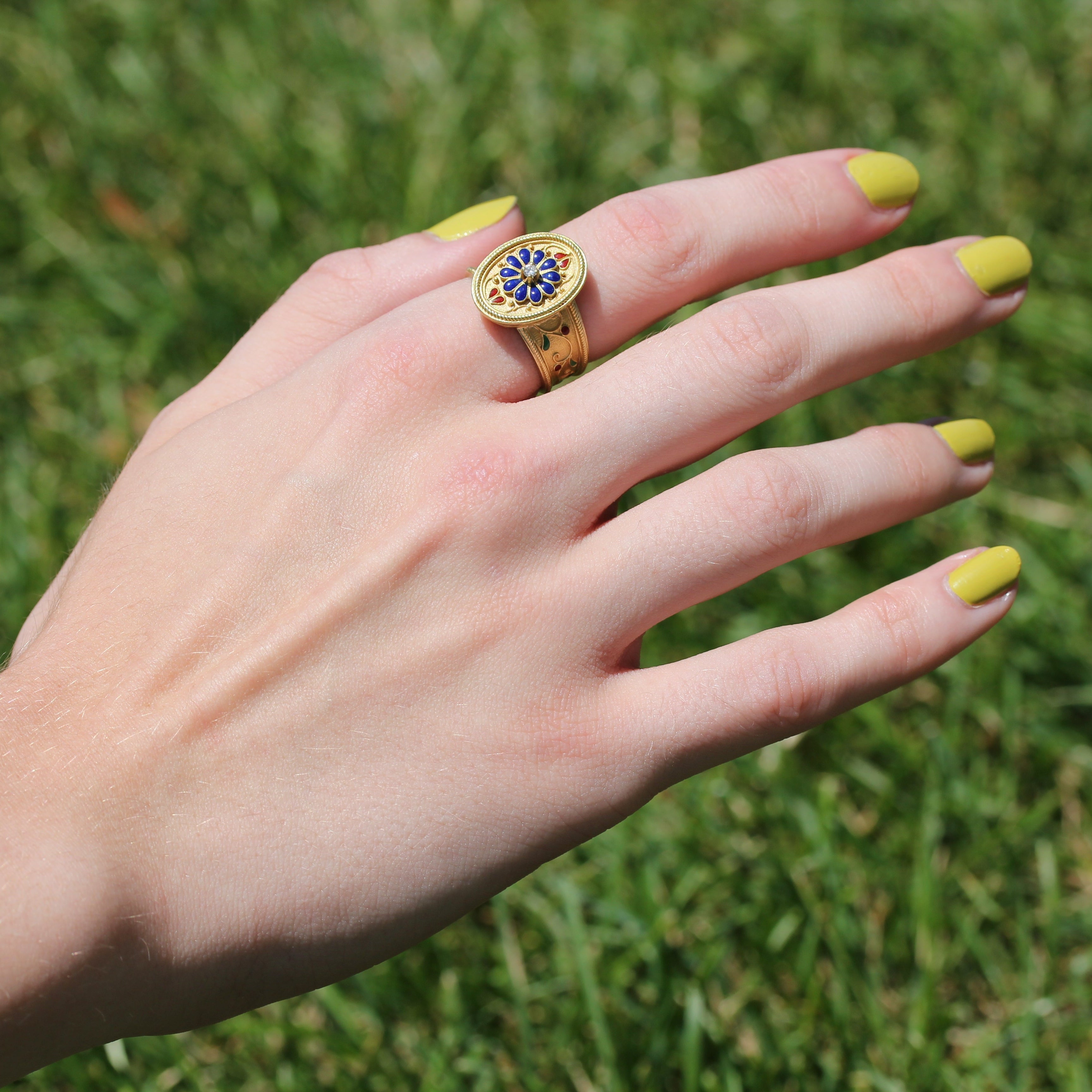 18k Yellow Gold Vintage Enamel and Diamond Ring