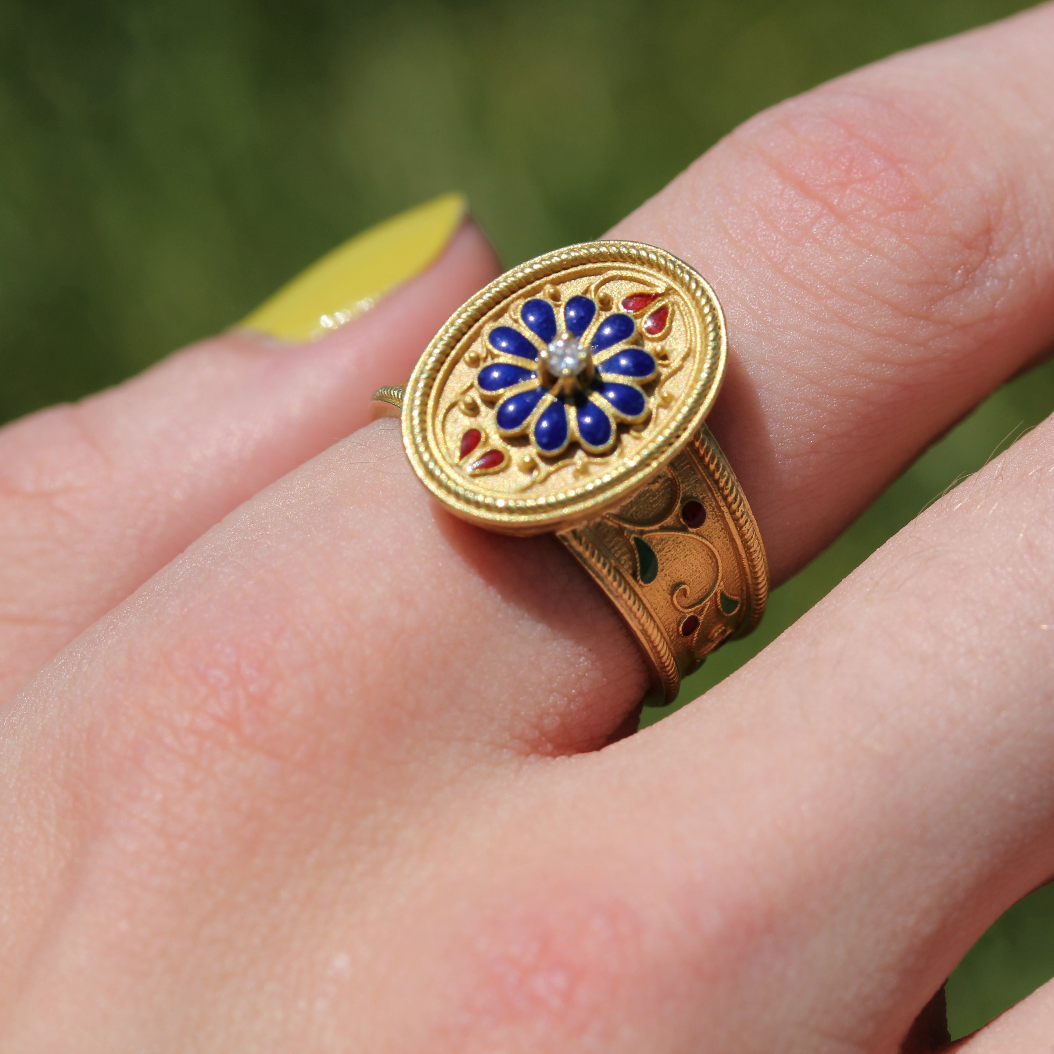 18k Yellow Gold Vintage Enamel and Diamond Ring