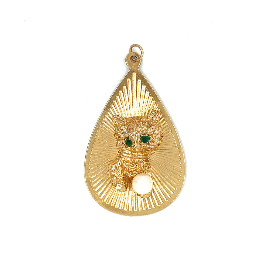 Vintage maschinell gedrehter Tropfen-Charm mit Katze aus 14 Karat Gold