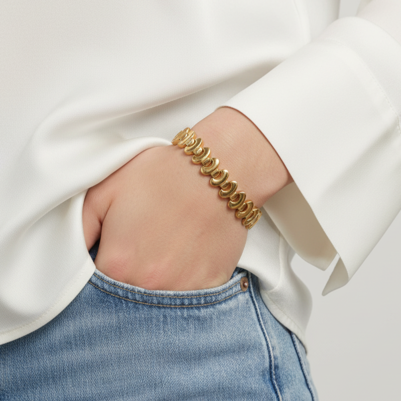 Vintage 1970s 14k Yellow Gold Link Bracelet – medium-wide links