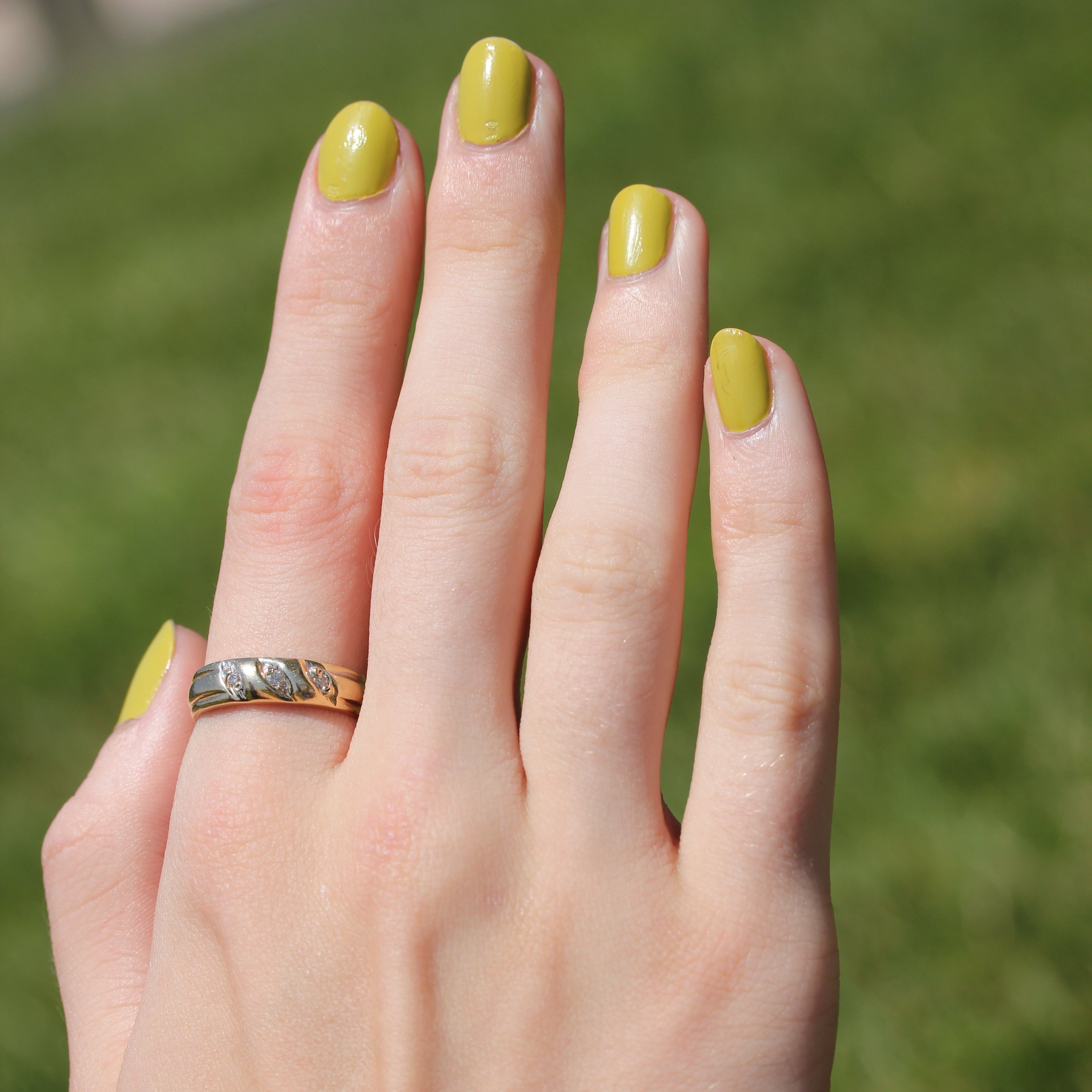 14k Yellow Gold Vintage Diamond Band Ring