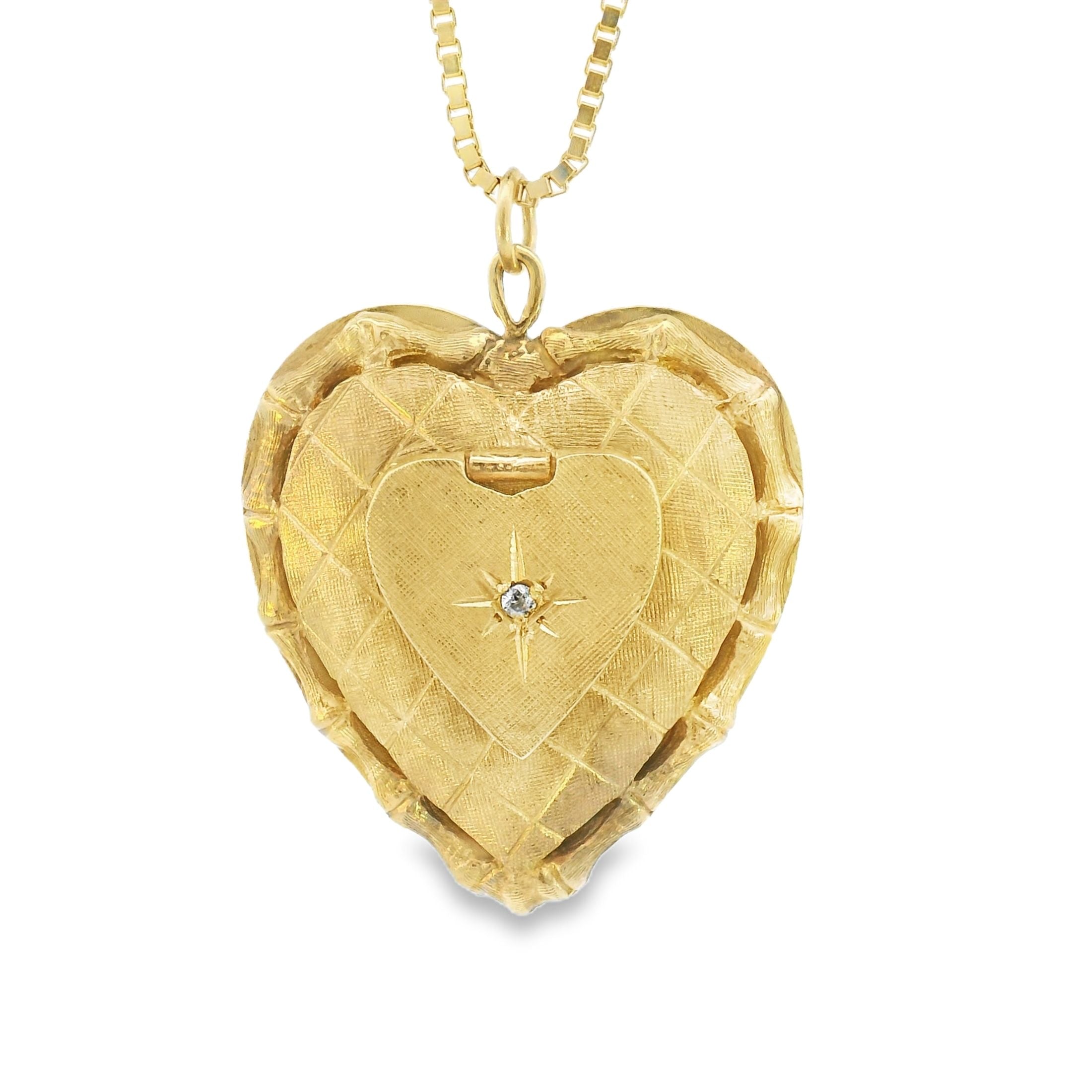 Relicario vintage en forma de corazón con diamantes en oro amarillo de 14 k