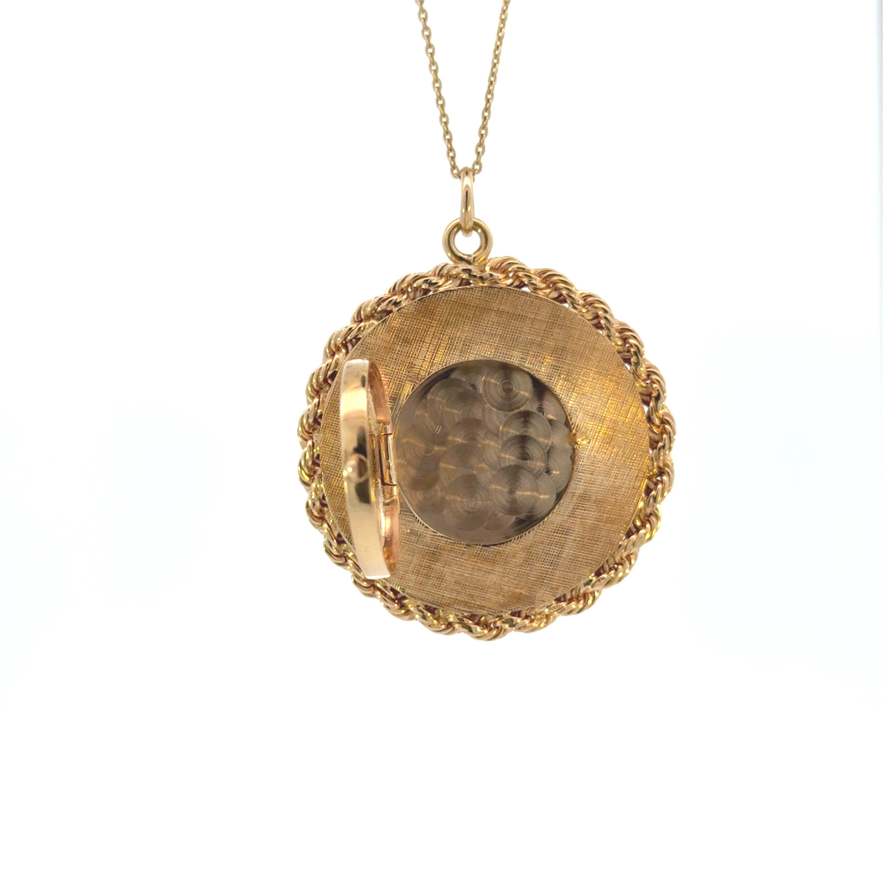 vintage LOCKET pendant 750刻印　K18 vintage LOCKET pendant 750刻印 K18 - メルカリ
