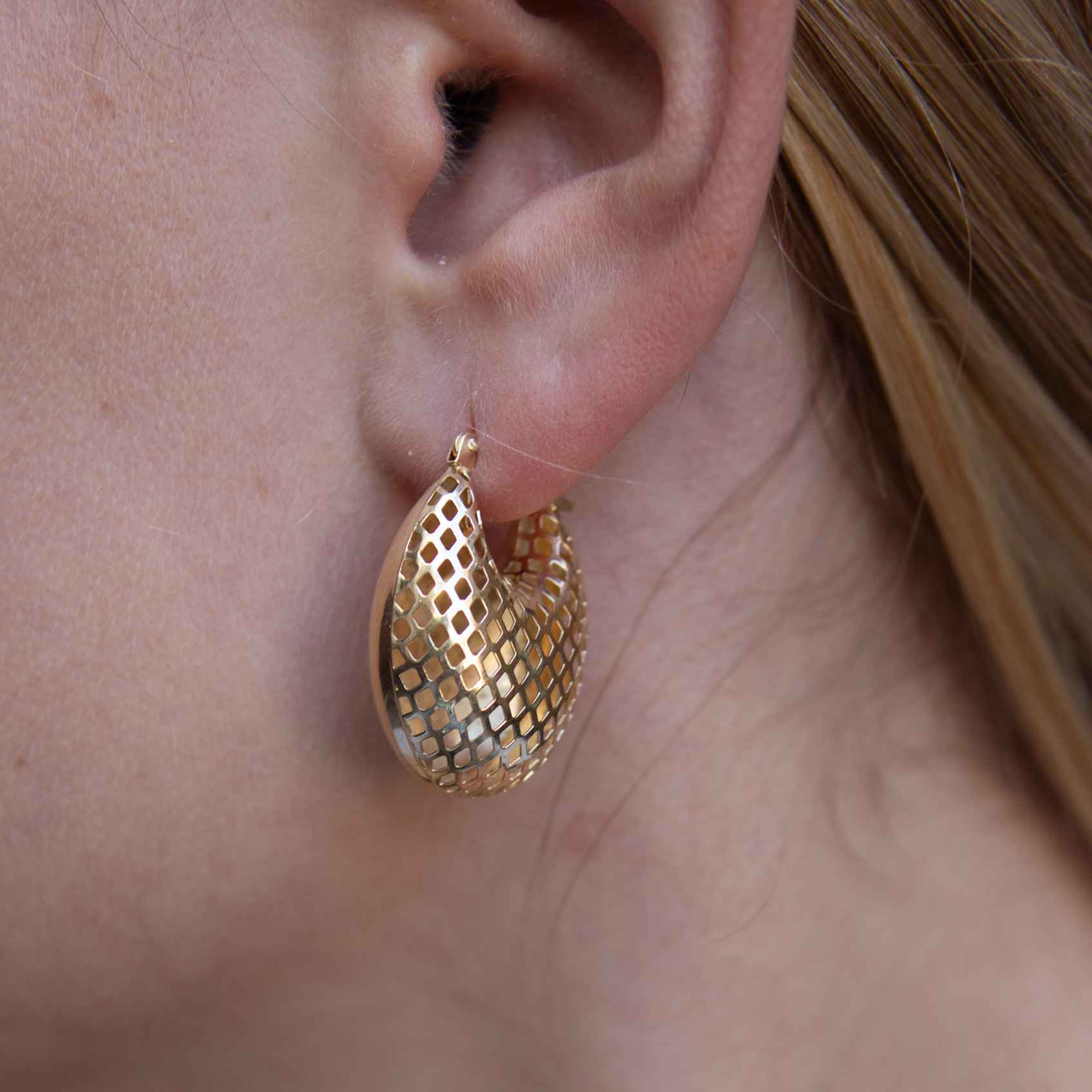14k Yellow Gold Star Cut Vintage Earrings