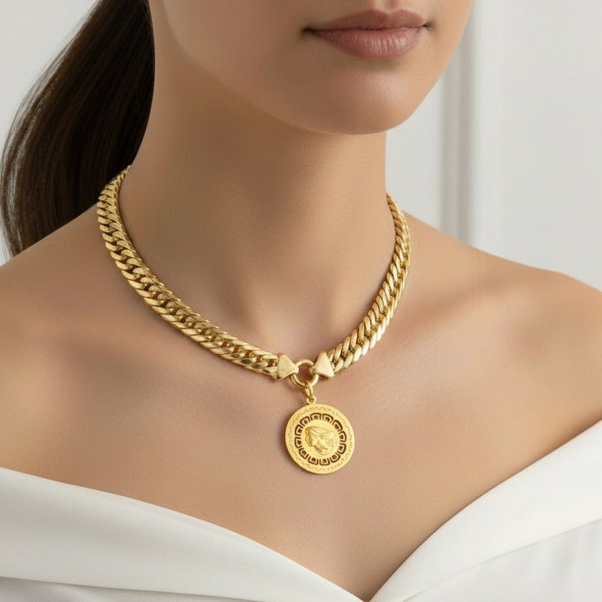 18K Yellow Gold Vintage Double-Sided Nefertiti & Fortuna Charm