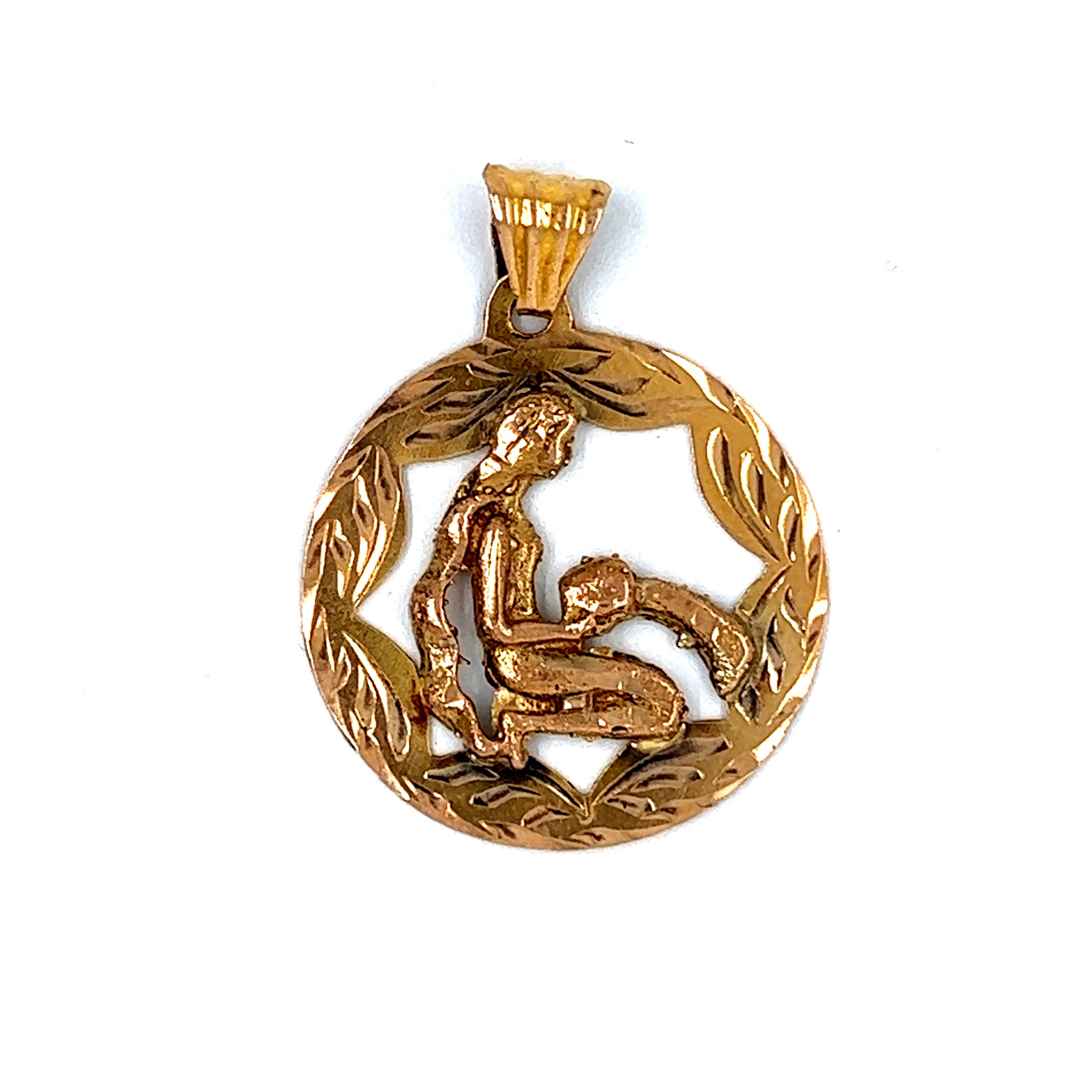 Vintage Aquarius Zodiac 18k Gold Charm